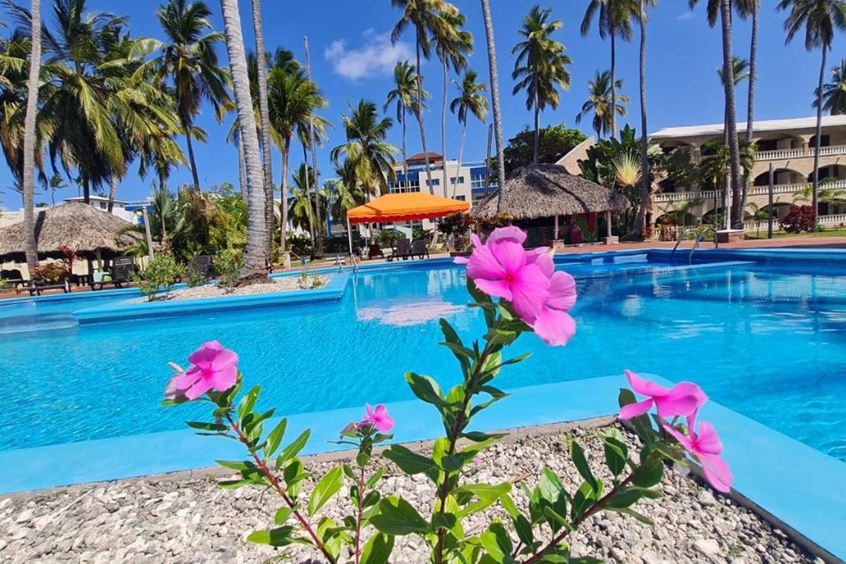 Hotel Cortecito Inn Bavaro Пунта-Кана Экстерьер фото