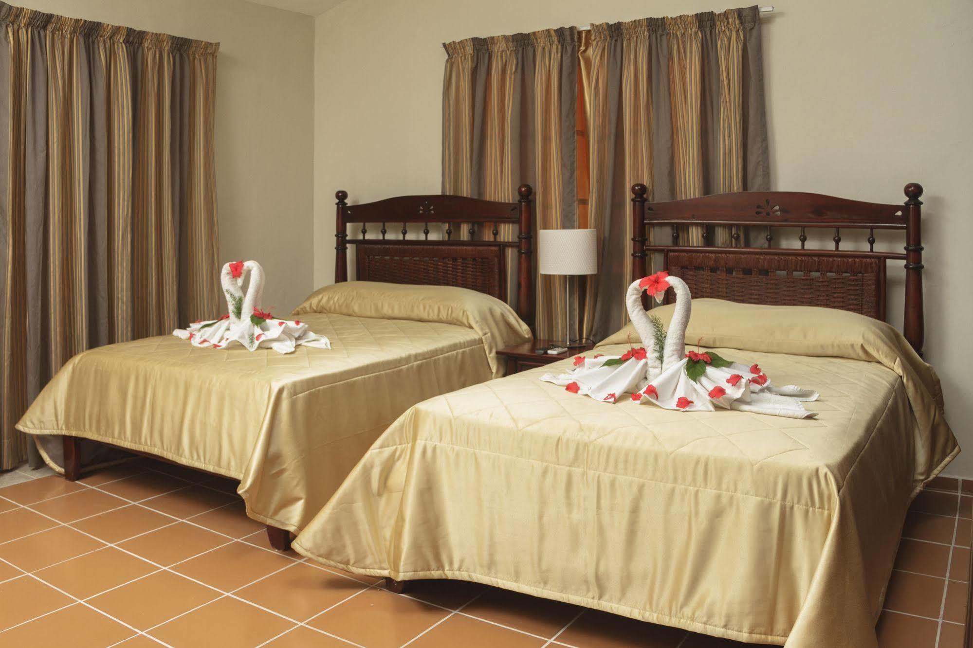 Hotel Cortecito Inn Bavaro Пунта-Кана Экстерьер фото