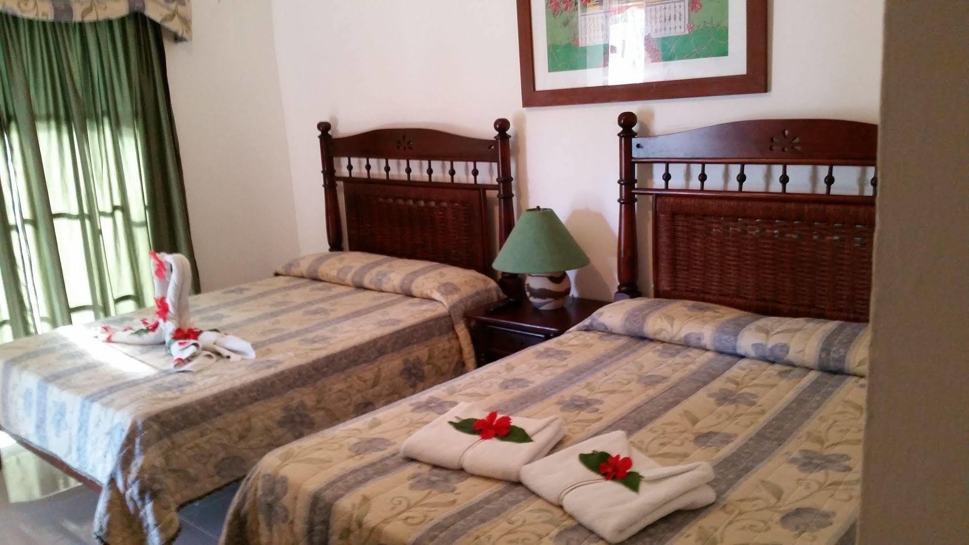 Hotel Cortecito Inn Bavaro Пунта-Кана Экстерьер фото