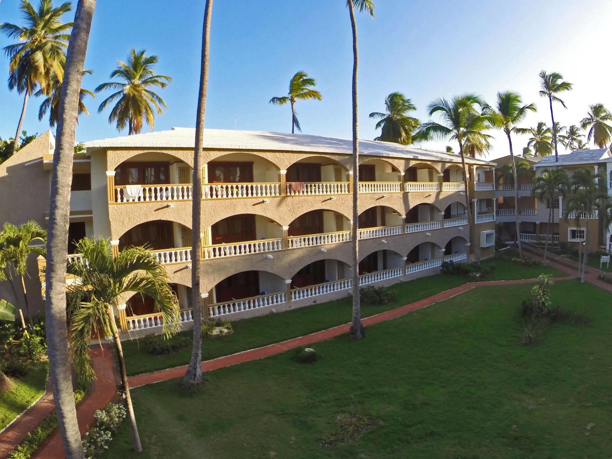Hotel Cortecito Inn Bavaro Пунта-Кана Экстерьер фото
